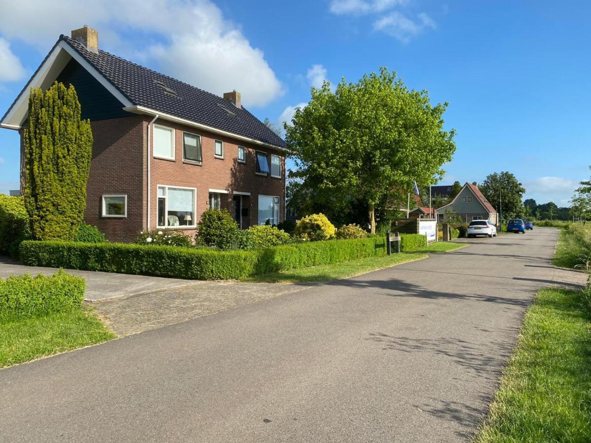Huis Bij Het Water Met Sloepje Jutrijp Exterior photo